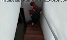 descubro a mi hermanastra fumando en la azotea y mientras me chupa la polla me pide que se la meta para no contarle a mi madrastra -1 parte-