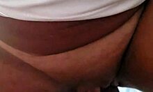 Loira safada sentando na rola gostoso?