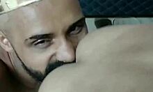 Chupada no rabo com big tits