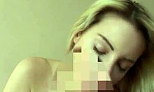 Wow! Szégyenlős ázsiai srác kefél forró, kanos kaukázusi szőkével!