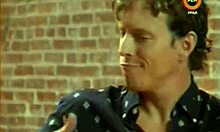 I'M a bombshell seducing a horny guy, undressing slowly