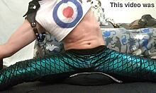 i'm jus chillin in my leggins, feelin all relaxed and comfy