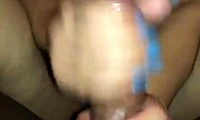 Copine 18+ Crystina Rossi montre ses talents de branlette bien huilée