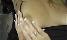 Goldie McHawn's lesbian bondage fingering!