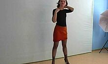 Skirt-Wearing Amateur Model Reveals Stunning Pussy