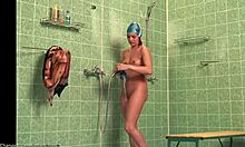 hei, vil du se denne slanke skjønnheten våt i dusjen?