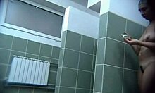 Пухлые и стройные девчонки моются под душем на видео скрытой камеры в высоком разрешении