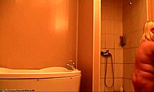 Watch that BBW blonde showering in the bathroom?