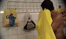 blond amateur reveals her body