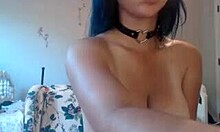 Shameless Amateur Camgirl Touches Herself On Cam