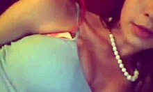 teen cutie fingers sweet slit on webcam for all to see