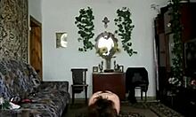 يا حلو عايز تشوف حركات رقصي القذر على الويبكام؟