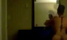 Nowa zboczona nastolatka 18+ laska i kumpelka tańczą w stringach