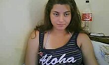 Babe jugosa entrega actuación inolvidable en webcam