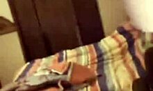 She spreads her holes on webcam