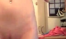 i'm a classy babe showin off my small 18+ tushy on webcam, dancin in underwear and thong