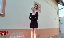 pasty fat dude seduces pretty chick with oral in bathtub before fucking