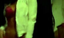 Брюнетка тинейджерка раздевается догола на вебкамере!