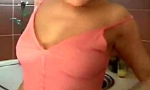 very skilled naughty chick likes performing oral seks