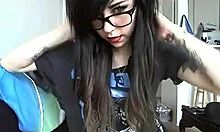 Emo Teen Hottie Plays With Her Sex Toy On Webcam