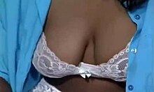 Indian babe fiercely rubs her trimmed snatch