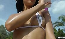 Drop-Dead Gorgeous Gal Is All Ready For Amateur Porno