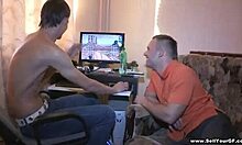 Hot Vixen Sucks Dick in Threesome