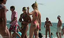 Русские нудистки девчонки хвастаются телами на скрытой пляжной камере