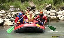 twisted outdoorsy girlfriends licking pussy in lesbian threesome while kayaking