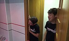 un baño caliente antes de cenar, trailer with teen orgy blowjobs