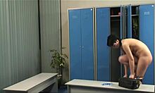 Calentura con mullet muestra sus tetas gordas