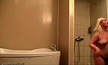 ดูยัยอ้วนมิลฟ์อาบน้ำโดนจับตาด้วยกล้องซ่อน