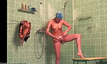 Naked Babe Shaves Pussy in Shower