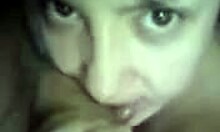 Amateurs sexys con labios calientes adoran polla amarillenta