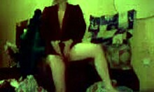 Watch this thick-legged blonde babe masturbate furiously?