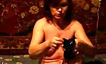 this saggy tits mature amateur is putting her stockings on, looks so plump 😘