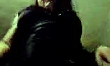 Показываю свои большие сиськи и дрочусь пальцами