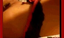 zakaj moja bivša fingra svojo ritko tako blizu?