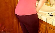 Amateur Girlfriend Invites Intimate Roleplay Moments