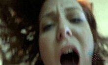 Aksi POV sensual dengan pacar yang mengerang