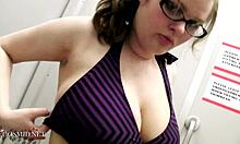 Amateur Cutie Tries on Bikinis in a Steamy Homemade Public Video