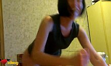 amateur brunette girlfriend sucks off her man