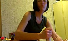 amateur brunette girlfriend sucks off her man