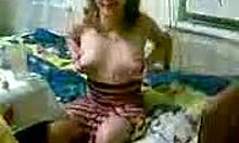 gorgeous babe teasin’ with her huge natural boobs