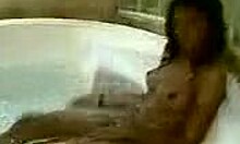 hey this glamorous amateur babe plays with wet pussy 😏