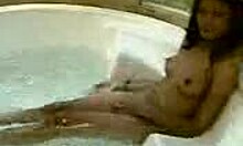 hey this glamorous amateur babe plays with wet pussy 😏