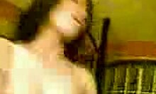 hey this glamorous amateur babe plays with wet pussy 😏