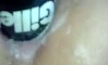 Horny dude just drills his asshole with a deodorant.