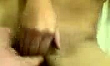 hey this glamorous amateur babe plays with wet pussy 😏