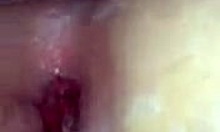 Horny dude just drills his asshole with a deodorant.